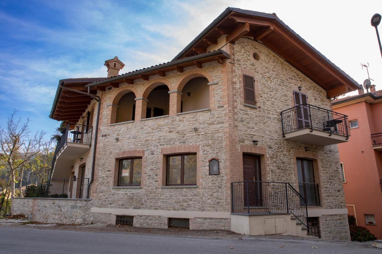 River House Mercatello sul Metauro Luaran gambar